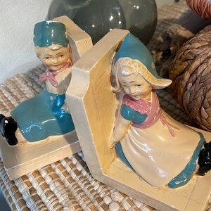 Vintage New Art Wares chalkware Dutch boy and girl bookends